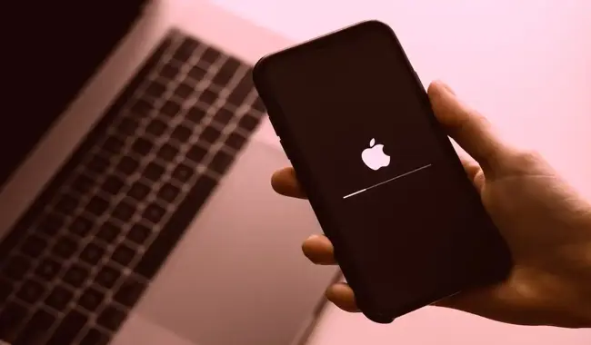 Apple, iOS'ta kritik güvenlik açığını kapatan acil güncelleme yayınladı